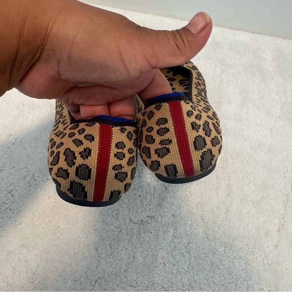 Rothy’s The Flat Round Toe Shoes in Retired Cheetah Print size 7/5 - Picture 5 of 9